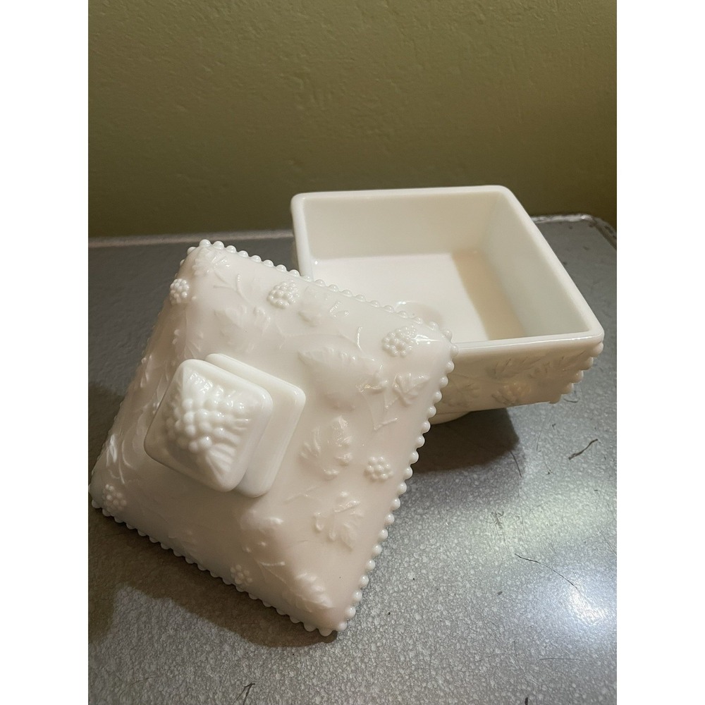 Westmoreland Paneled Grape Milk Glass Beaded Edge Honey Box w Lid and small chip - Picture 2 of 4